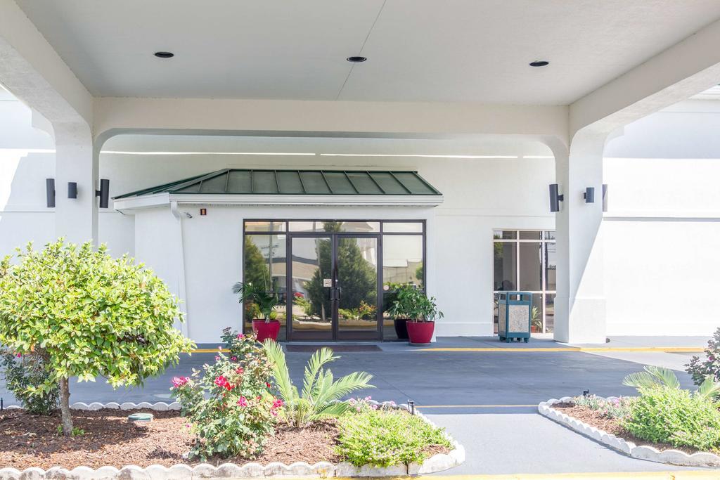 Motel 6 ウェイクロス エクステリア 写真