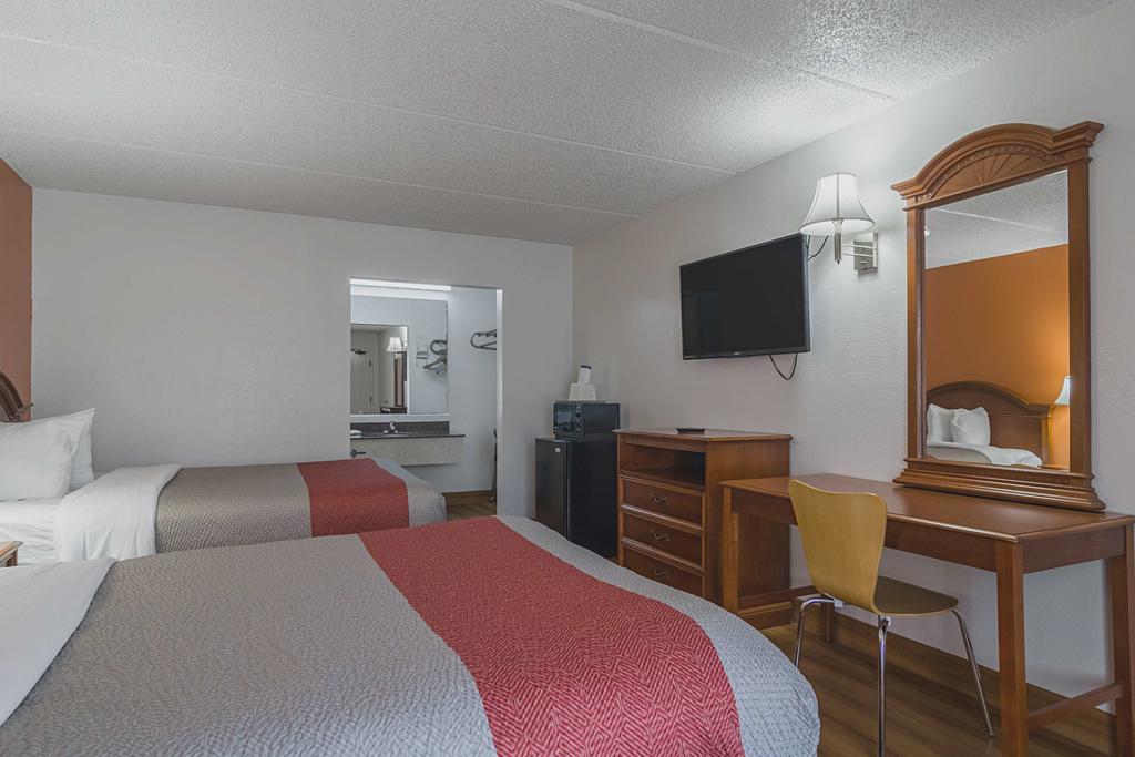 Motel 6 ウェイクロス エクステリア 写真