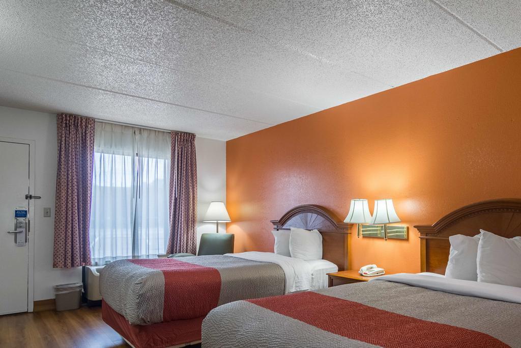 Motel 6 ウェイクロス エクステリア 写真