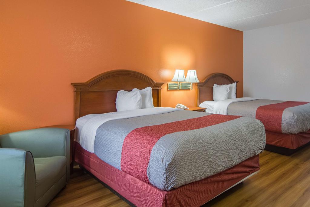 Motel 6 ウェイクロス エクステリア 写真