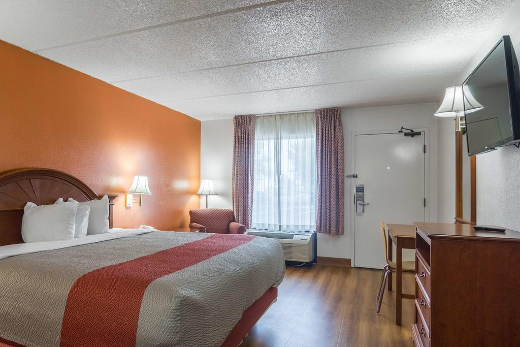 Motel 6 ウェイクロス エクステリア 写真