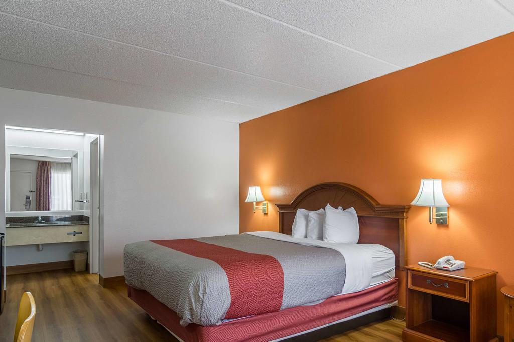 Motel 6 ウェイクロス エクステリア 写真